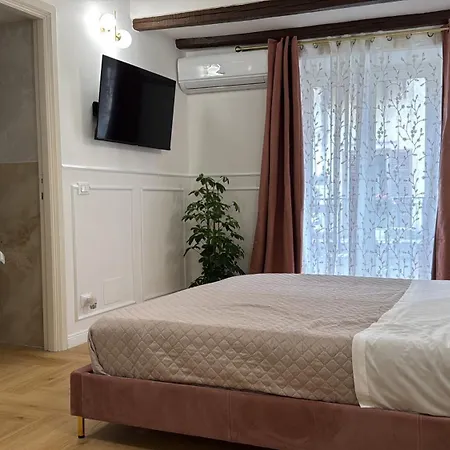 Calamore Apartment